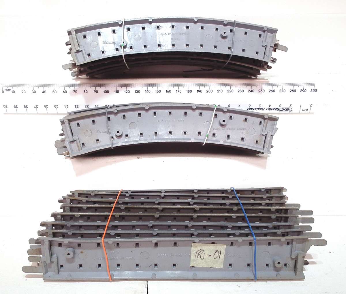 TRI-ANG OO:  22pc Mixed Metal Track with Plastic Underlay in Fair, Used Condition.(SA)