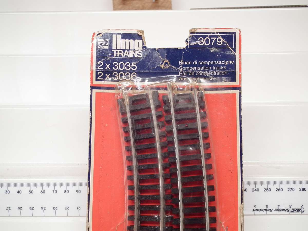 LIMA HO:  4pc Nickel Silver Compensation Track in New  Packaged Condition.(Italy)