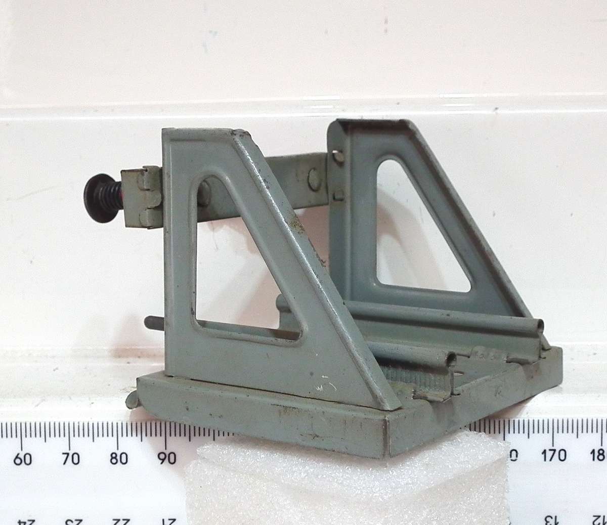 HORNBY O: Vintage English Tin Metal Buffer Stop in Fair Un-Boxed condition(England)