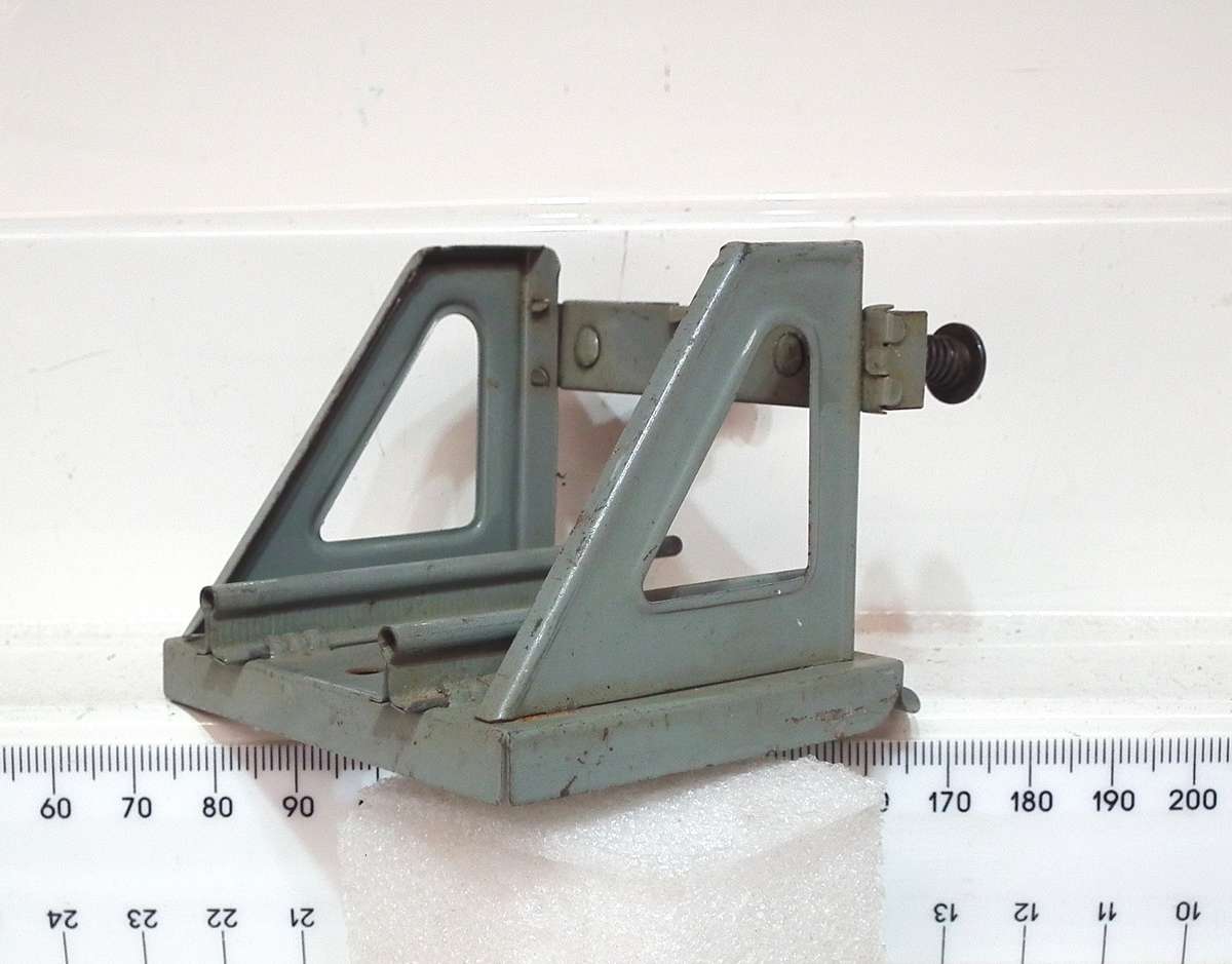 HORNBY O: Vintage English Tin Metal Buffer Stop in Fair Un-Boxed condition(England)