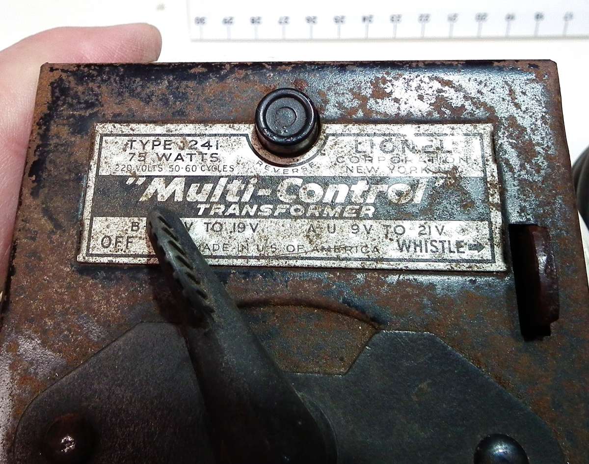 LIONEL O:  Vintage Track Accessories and Power Supplies in fair Used and Untested Condition(USA)