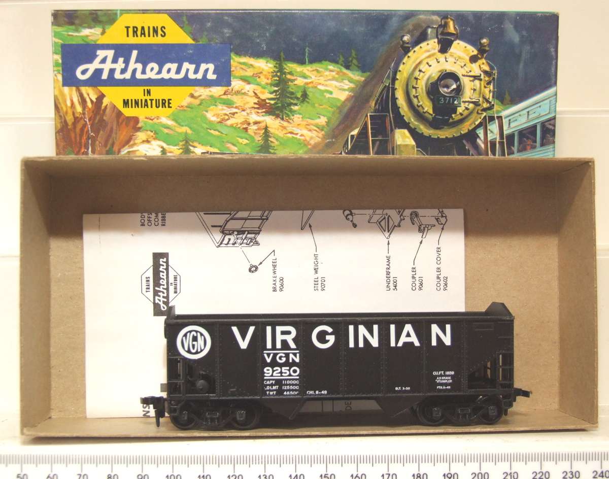 ATHEARN HO: VERGINIA 37' R/S Hopper(5446) in New Old Stock Boxed condition.(USA)