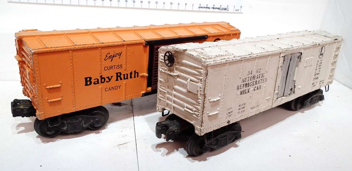 LIONEL O: Pots-War Auto Milk Car+PRR Freight Car in Fair Used condition(USA)