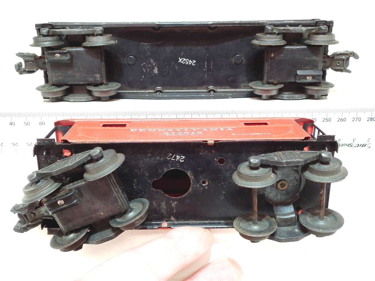 LIONEL O: Pots-War Pennsylvania Gondola+Caboose in Fair Used condition(USA)
