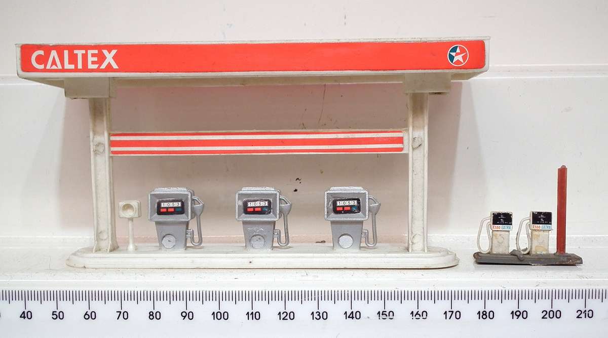 SCENERY :  Plastic Fuel Pumps in Fair Used, Un-boxed Condition.