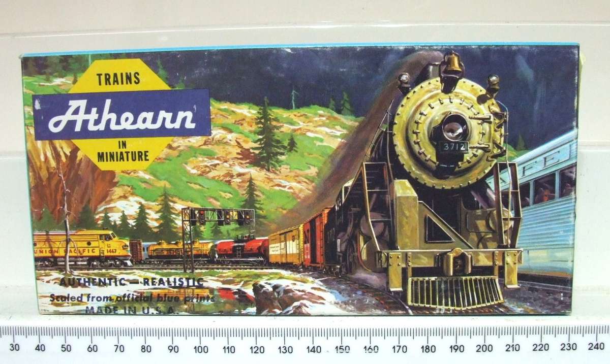 ATHEARN HO: EL 40' Gondola with Scrap Cars as Load in New Old Stock Boxed condition.(USA)