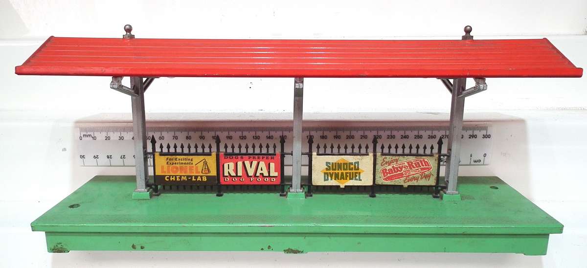 LIONEL O:  Vintage All Metal Station Platform in Good Used, Un-Boxed condition(USA)