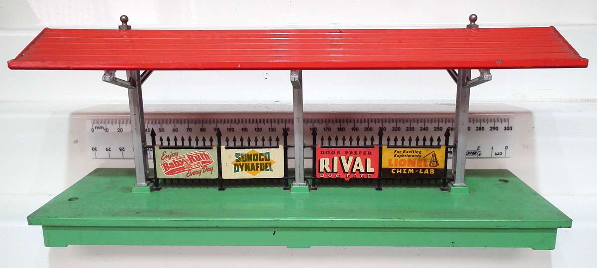 LIONEL O:  Vintage All Metal Station Platform in Good Used, Un-Boxed condition(USA)