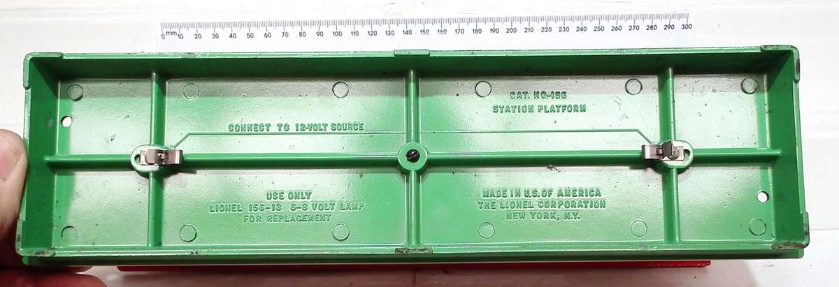 LIONEL O:  Vintage All Metal Station Platform in Good Used, Un-Boxed condition(USA)