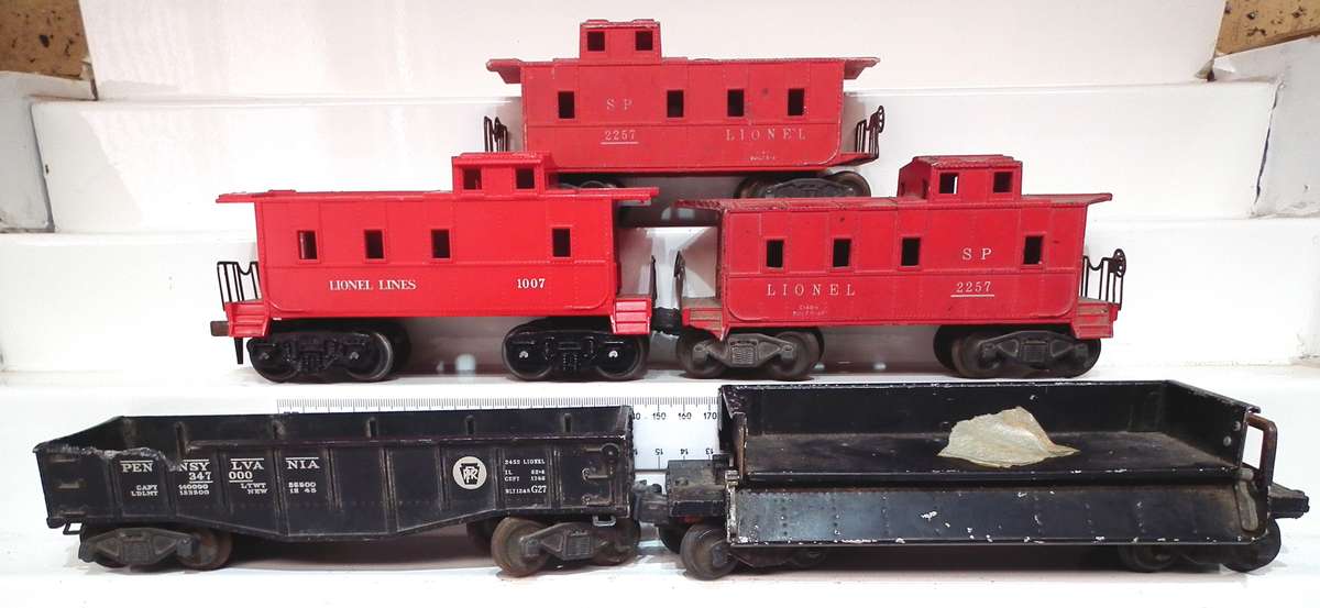 LIONEL O:  Vintage Rolling Stock SOLD as SCRAP for Parts only(USA)