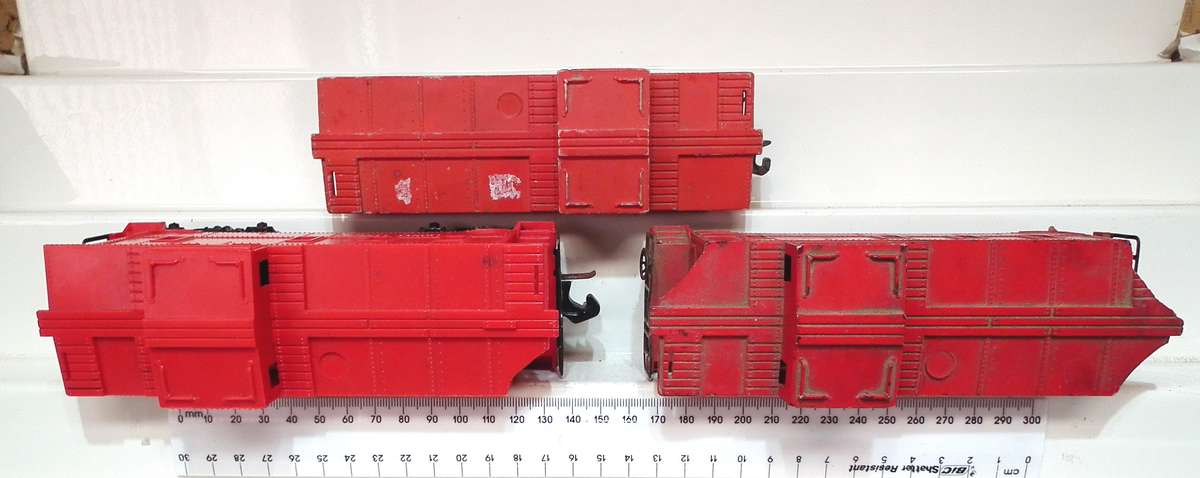 LIONEL O:  Vintage Rolling Stock SOLD as SCRAP for Parts only(USA)