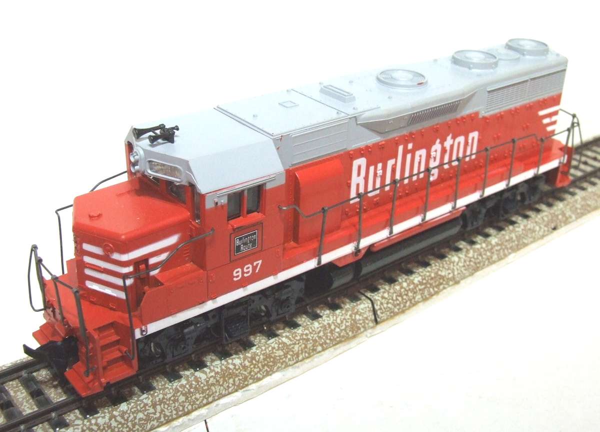 ATHEARN HO: BURLINGTON  3441ATH U30B GE 153 Diesel Loco in New Old Stock Boxed condition.(USA)