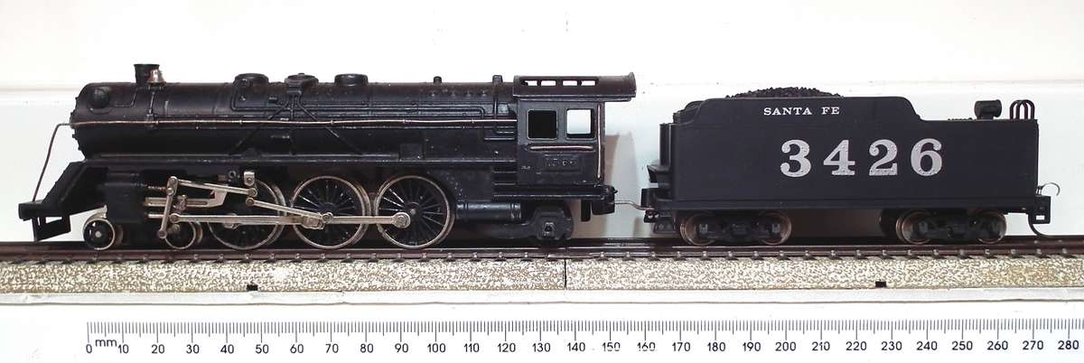 FLEISCHMANN HO: Heavy All Metal Vintage 4-6-2 Steam Loco with Tender in Good Running Condition.