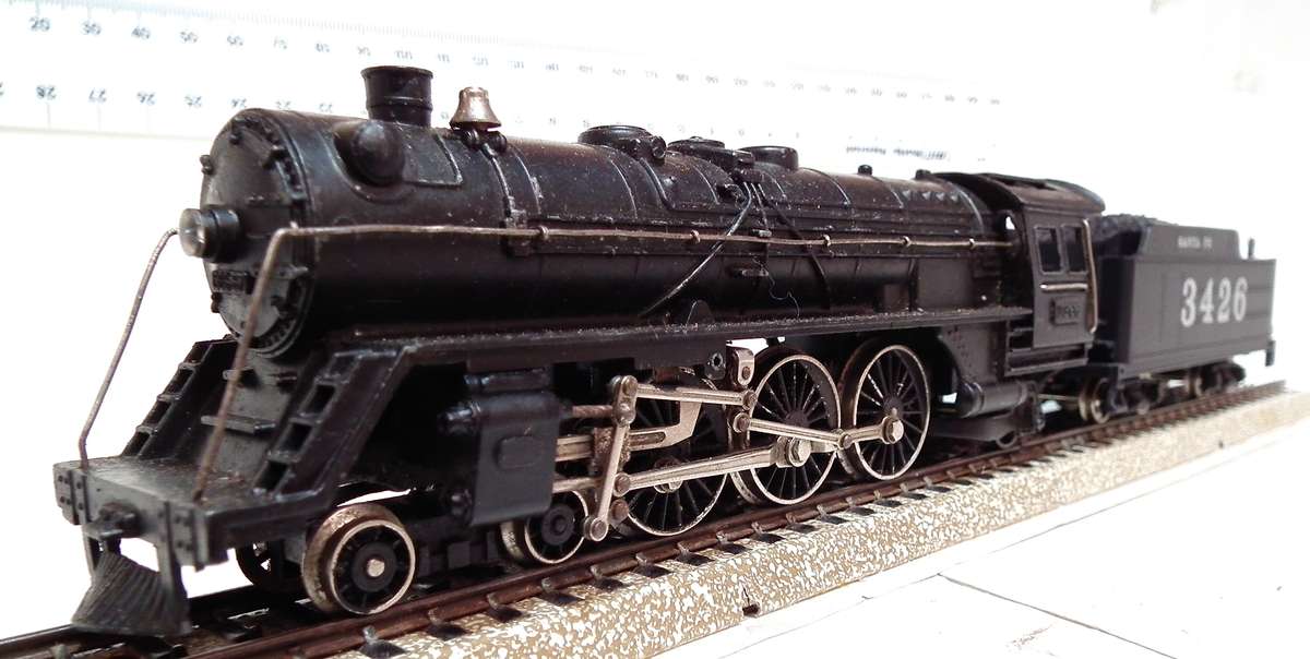 FLEISCHMANN HO: Heavy All Metal Vintage 4-6-2 Steam Loco with Tender in Good Running Condition.