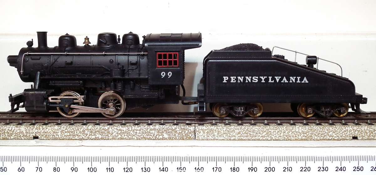 MANTUA HO:  Vintage 0-4-0 Steam Loco with Lima Tender in Good Running Condition.
