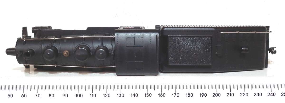 MANTUA HO:  Vintage 0-4-0 Steam Loco with Lima Tender in Good Running Condition.