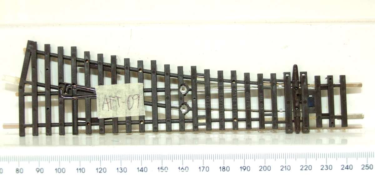 PECO STREAMLINE HO/OO: This Left-hand Nickel Silver Manual Point is in Good Used Condition.(England)