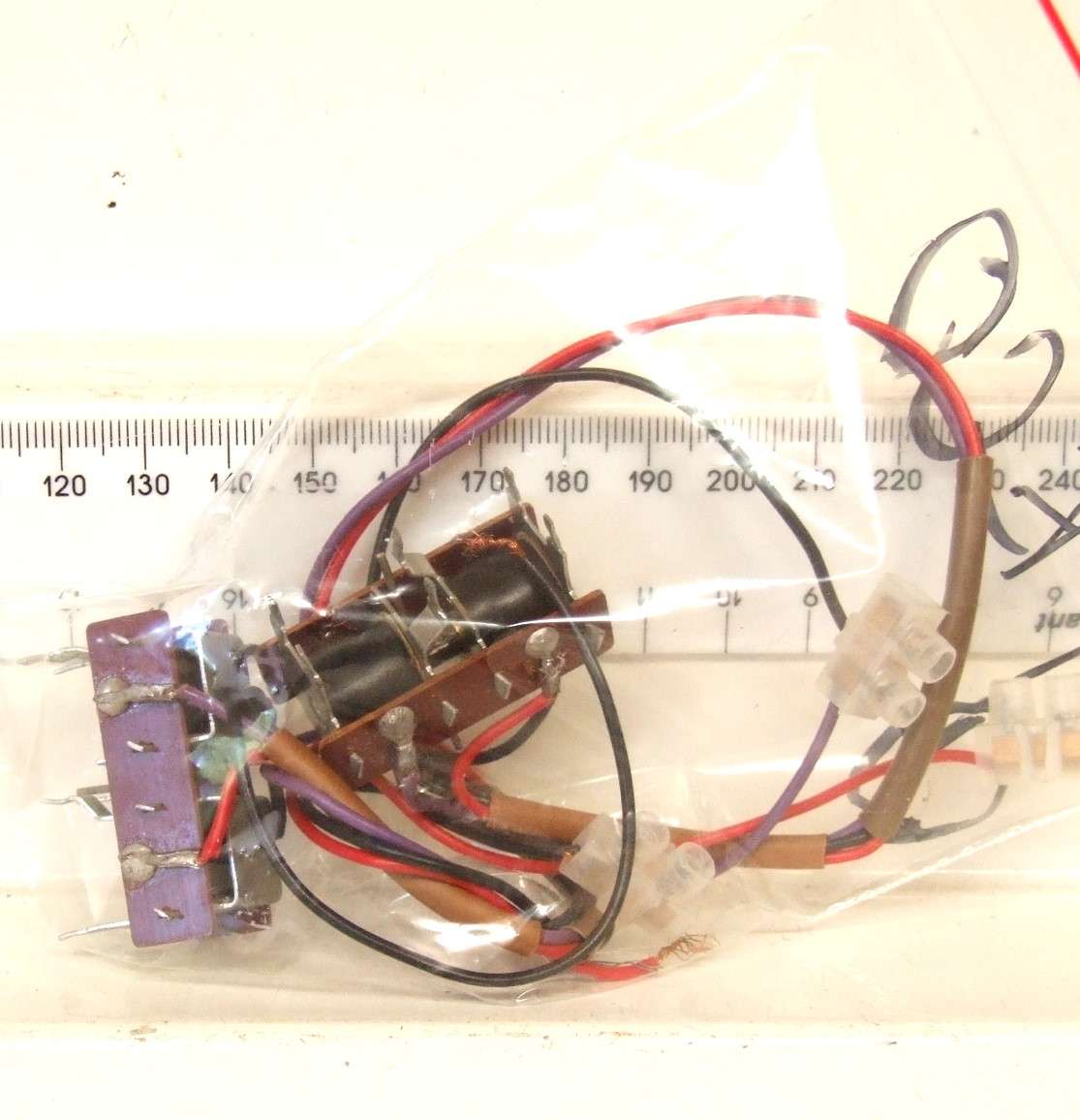 PECO HO/OO: These wired point motors are in good used condition. (England)