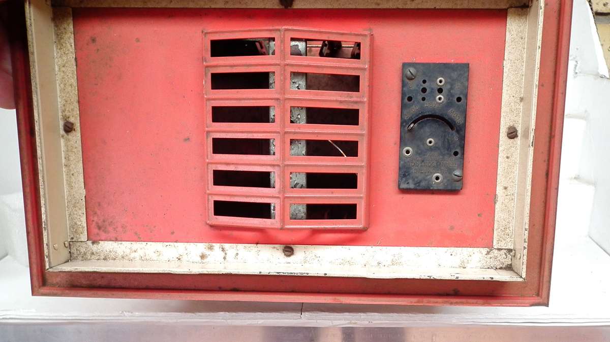 LIONEL O:  Vintage Station Building  in fair Used Condition.(USA)