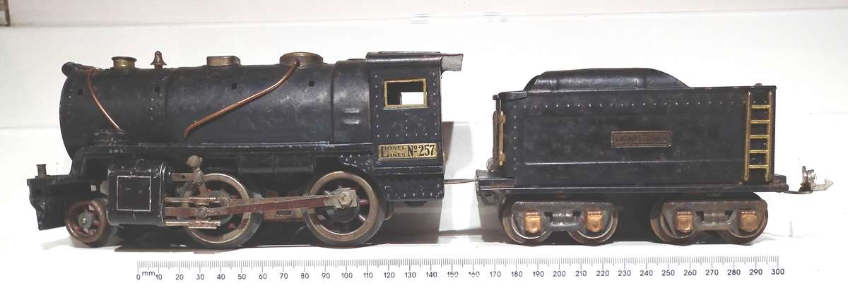 LIONEL O:  Vintage Pre-War 2-4-0 Steam Loco and Tender in Fair Used, condition(USA)