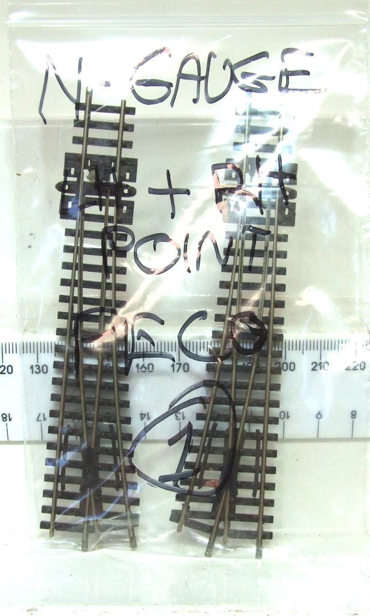 PECO N: These Nickel Silver Points LH + RH are up for Auction in GOOD Used Condition.(England)