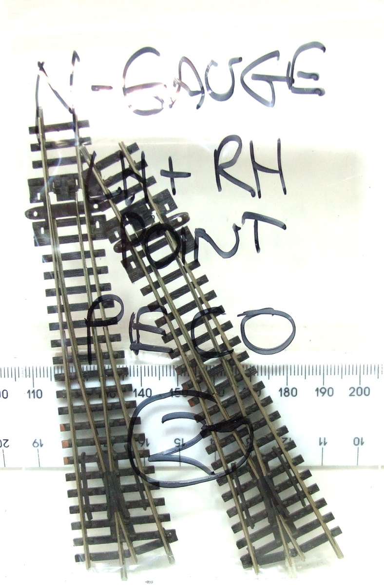 PECO N: These Nickel Silver Points LH + RH are up for Auction in GOOD Used Condition.(England)