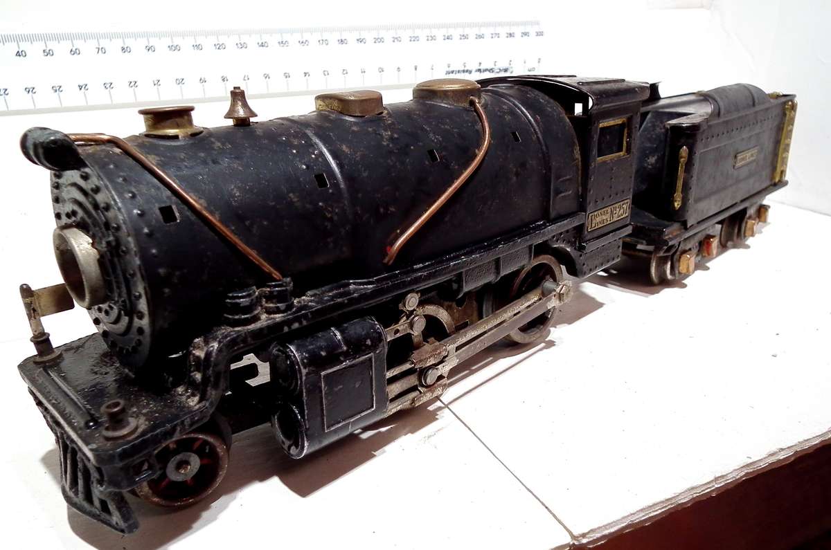 LIONEL O:  Vintage Pre-War 2-4-0 Steam Loco and Tender in Fair Used, condition(USA)