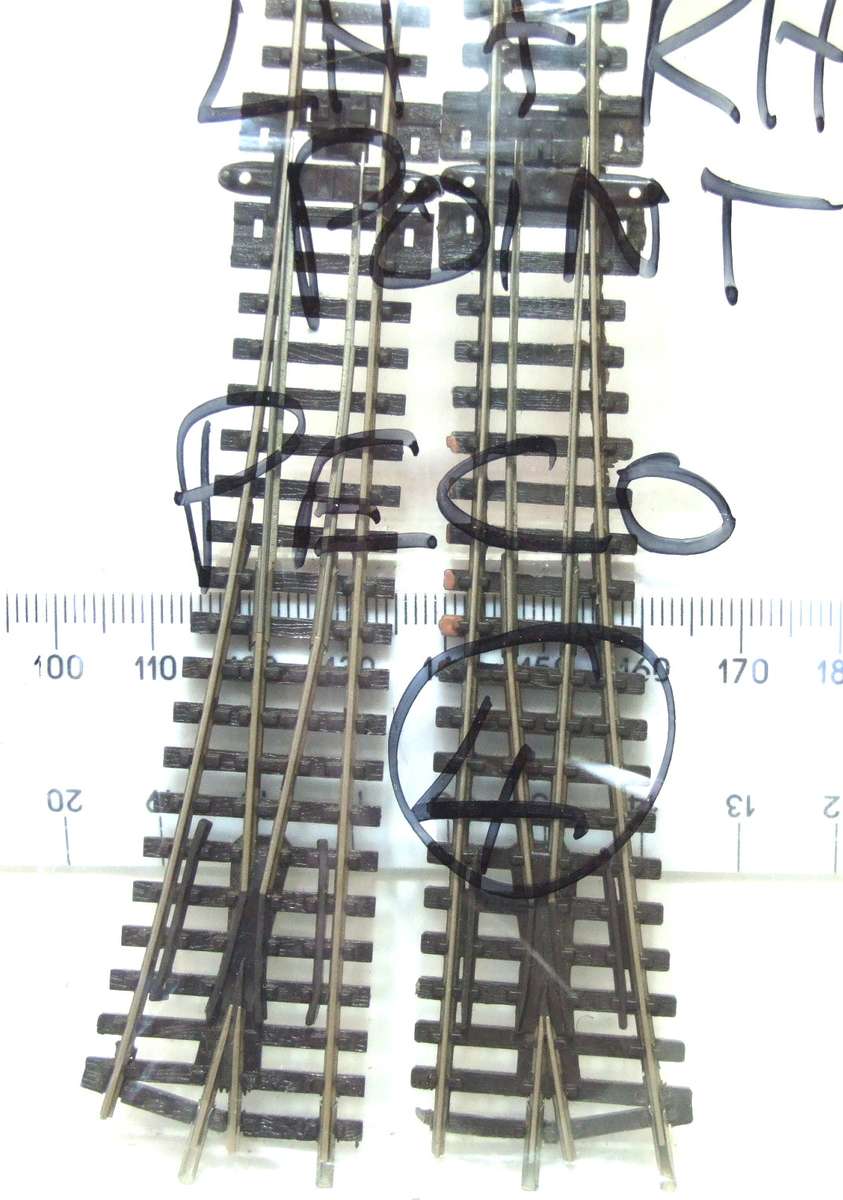 PECO N: These Nickel Silver Points LH + RH are up for Auction in GOOD Used Condition.(England)