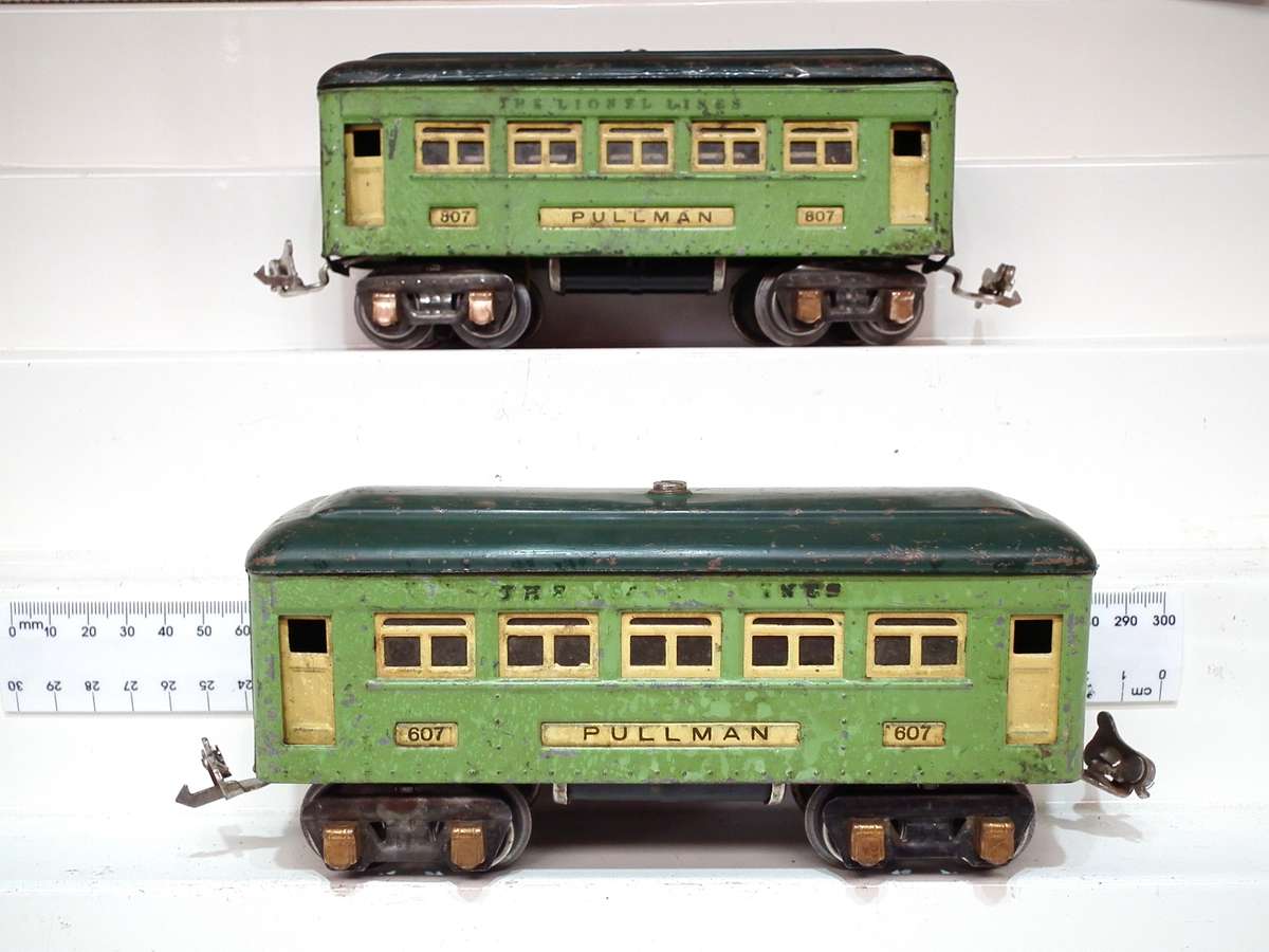 LIONEL O: Pre-War "PULLMAN" Passenger Coaches in Fair Used condition(USA)