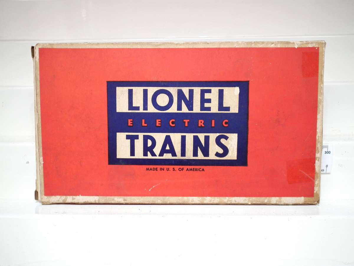LIONEL O:  Vintage 3 Rail Figure Eight Crossover Metal Track in Fair Used, boxed Condition(USA)