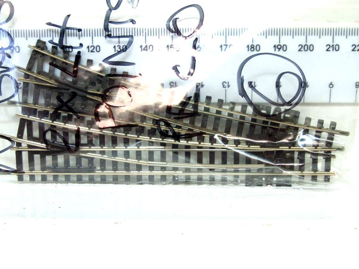 PECO N: These Nickel Silver Points 2x LH are up for Auction in GOOD Used Condition.(England)