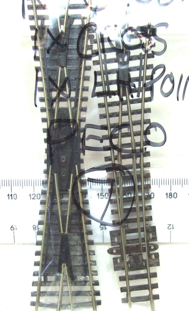 PECO N: These Nickel Silver Point LH + Crossover are up for Auction in GOOD Used Condition.(England)