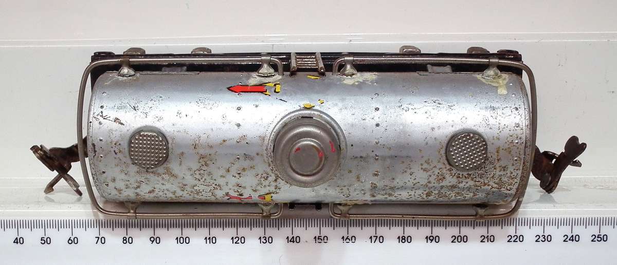 LIONEL O: Pre-War Single Dome Tank Car in Fair Used, Un-boxed condition(USA)