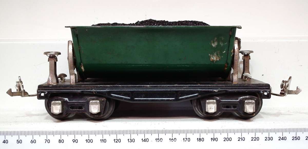 LIONEL O: Pre-War Coal Side Tipper Car(659) with Coal Load in Fair Used condition(USA)