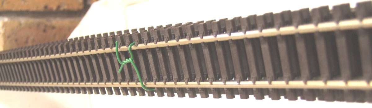 PECO STREAMLINE HO/OO: This 5pc Nickel Silver Flex Track is in Like New Un-Used Condition.(England)