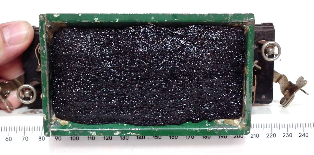 LIONEL O: Pre-War Coal Side Tipper Car(659) with Coal Load in Fair Used condition(USA)