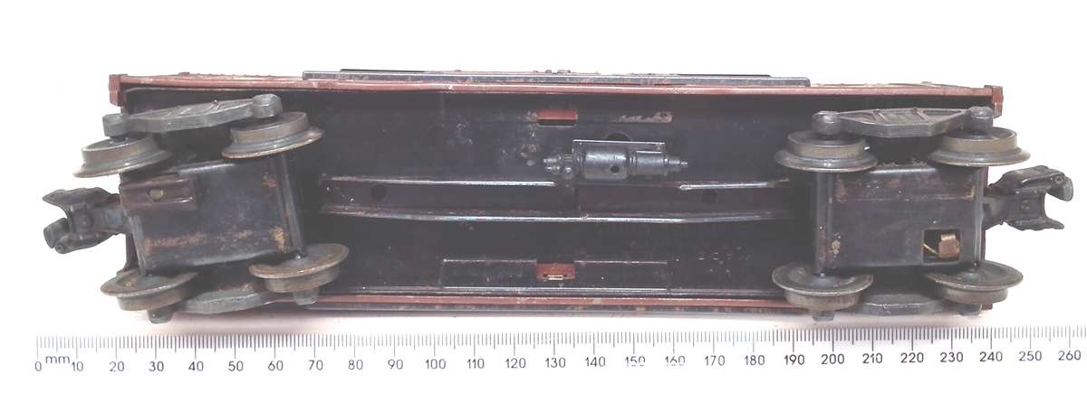 LIONEL O: Pre-War Double Sliding Door Automobile Car in Fair Used, Un-boxed condition(USA)