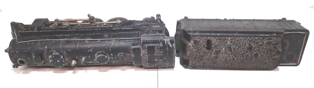 LIONEL O:  Vintage 2-6-2 Steam Loco in SCRAP Condition for Parts or Repair(USA)