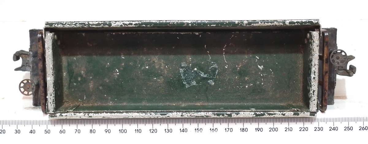 LIONEL O:  Vintage "LIONELLINES" Auto Unload Car in Fair Used, Un-Boxed condition(USA)