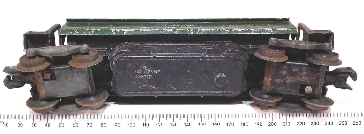 LIONEL O:  Vintage "LIONELLINES" Auto Unload Car in Fair Used, Un-Boxed condition(USA)