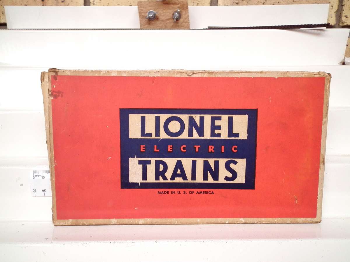 LIONEL O:  Vintage 3 Rail Figure Eight Crossover Metal Track in Fair Used, boxed Condition(USA)