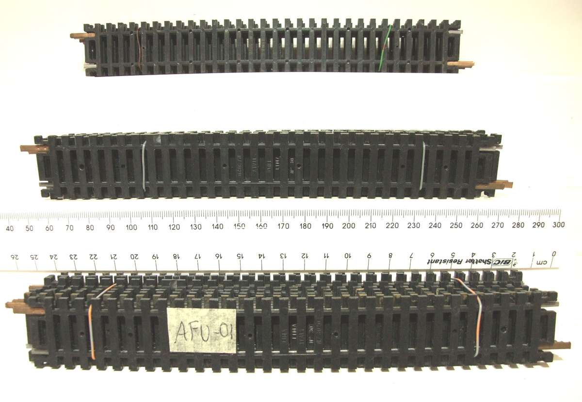 LIMA HO: 24pc Strait Steel Track (403020) in Fair Used un-boxed condition.(Italy))