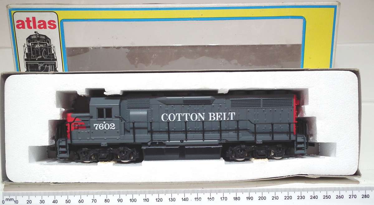 ATLAS HO:  Detailed CB 4 Axial GP 40 Diesel Loco in Like New Boxed Operational condition.(Austria)