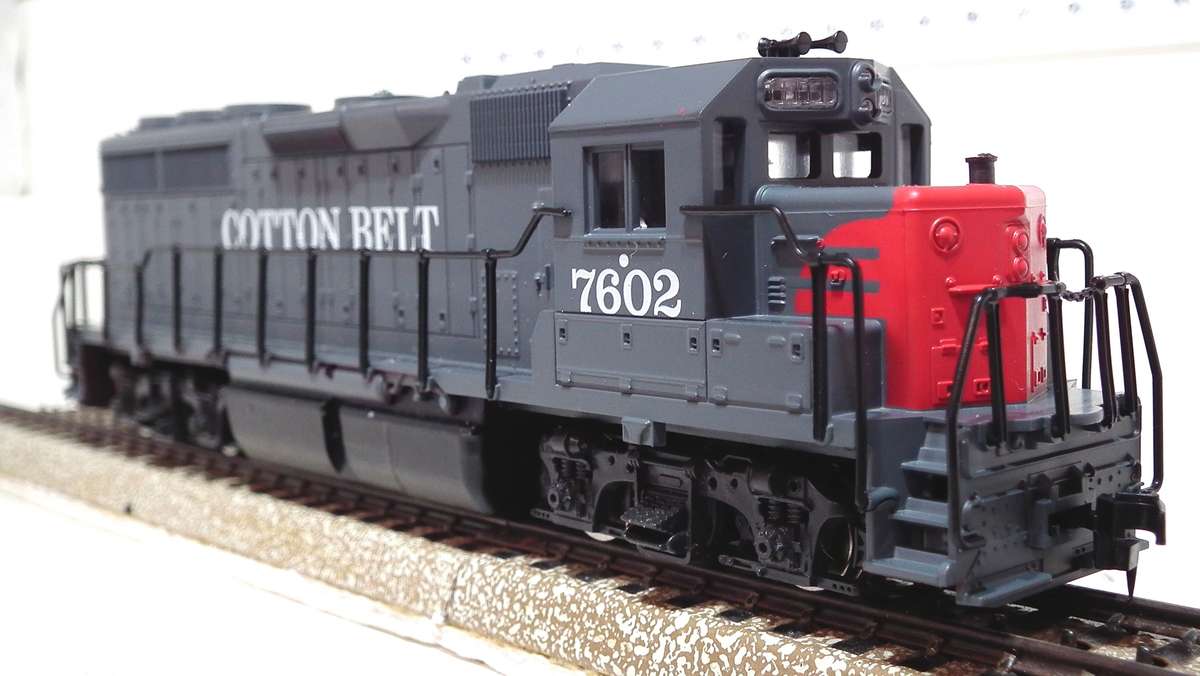 ATLAS HO:  Detailed CB 4 Axial GP 40 Diesel Loco in Like New Boxed Operational condition.(Austria)