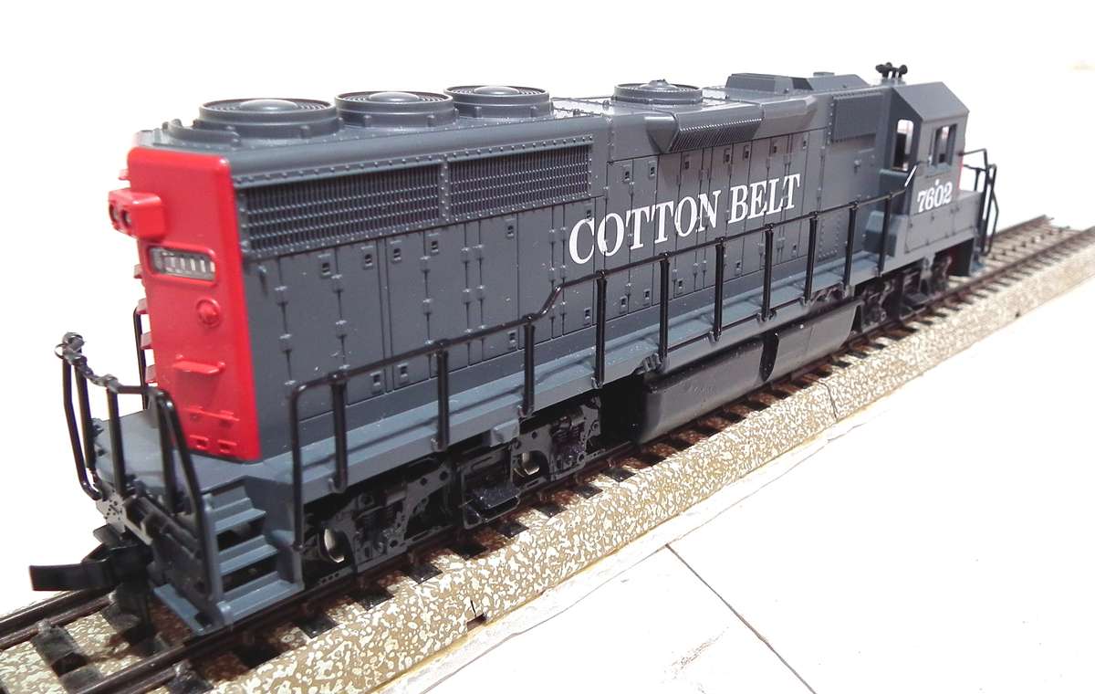 ATLAS HO:  Detailed CB 4 Axial GP 40 Diesel Loco in Like New Boxed Operational condition.(Austria)