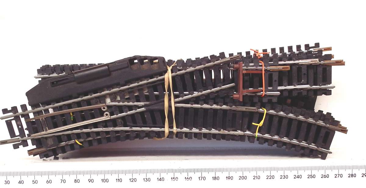 LIMA HO: Complete 21pc Oval Metal Track with Turnout and Buffer Stop in Good Used Condition.(Italy)