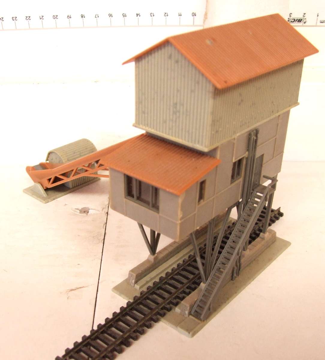 FALLER N: This Coal Loading Dock is Available for Purchase in Good Condition.