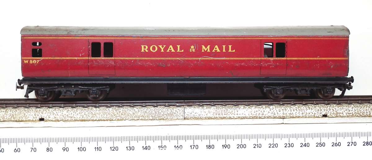 HORNBY DUBLO OO: Vintage English All Metal Royal Mail Coach in Fair Un-Boxed condition(England)