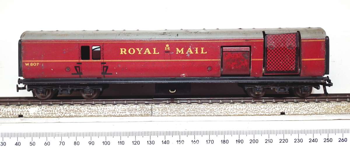 HORNBY DUBLO OO: Vintage English All Metal Royal Mail Coach in Fair Un-Boxed condition(England)