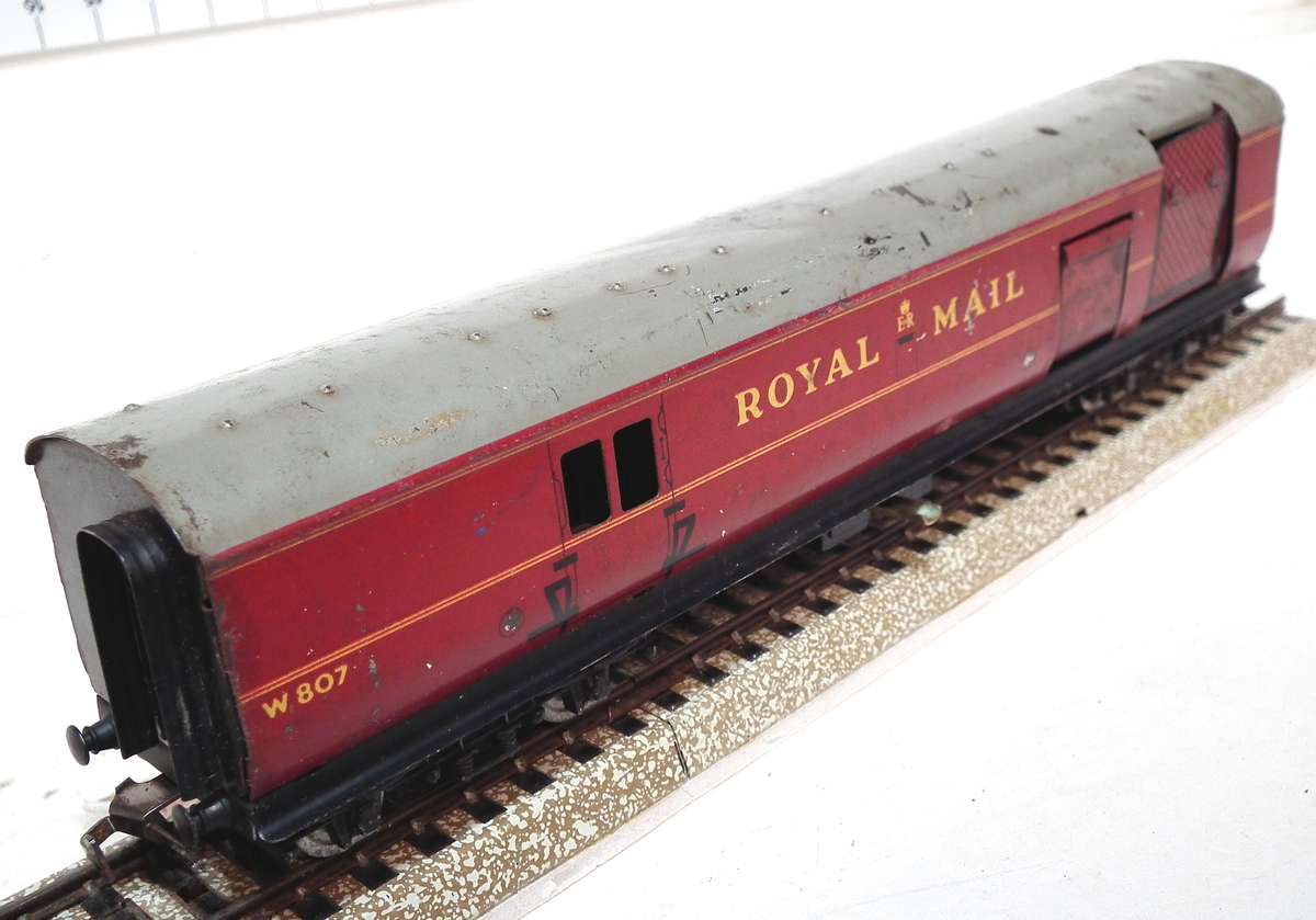 HORNBY DUBLO OO: Vintage English All Metal Royal Mail Coach in Fair Un-Boxed condition(England)